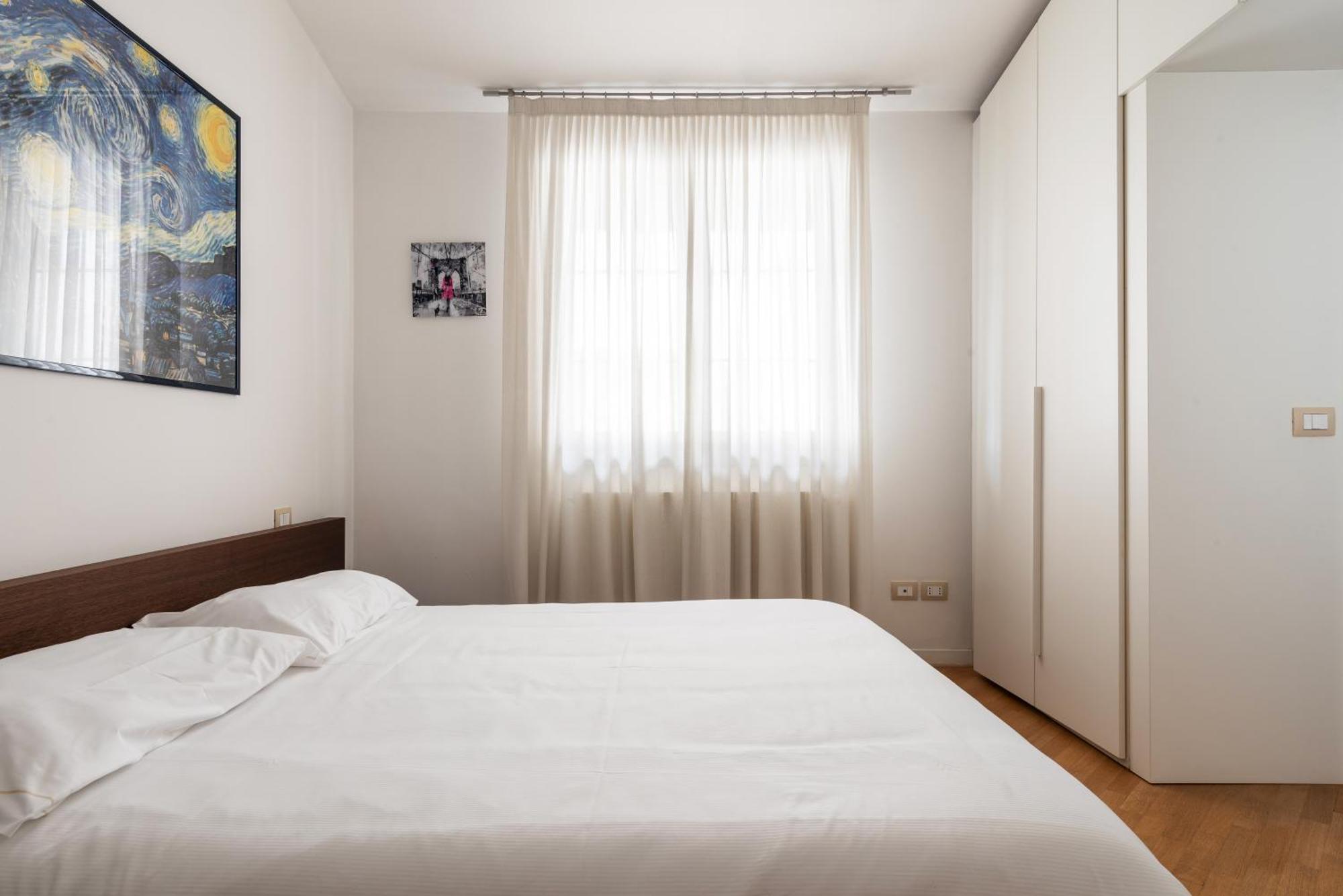 Ampio E Luminoso Trilocale In Zona Moscova Appartement *