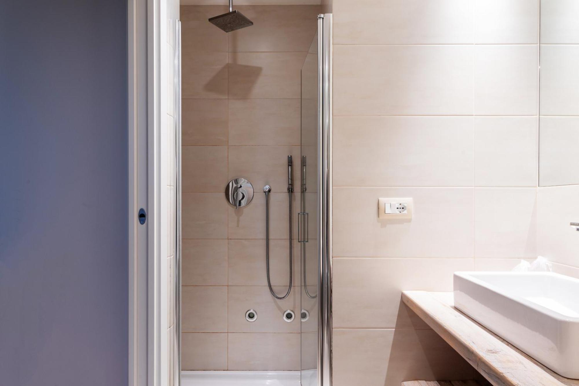 Ampio E Luminoso Trilocale In Zona Moscova Appartement